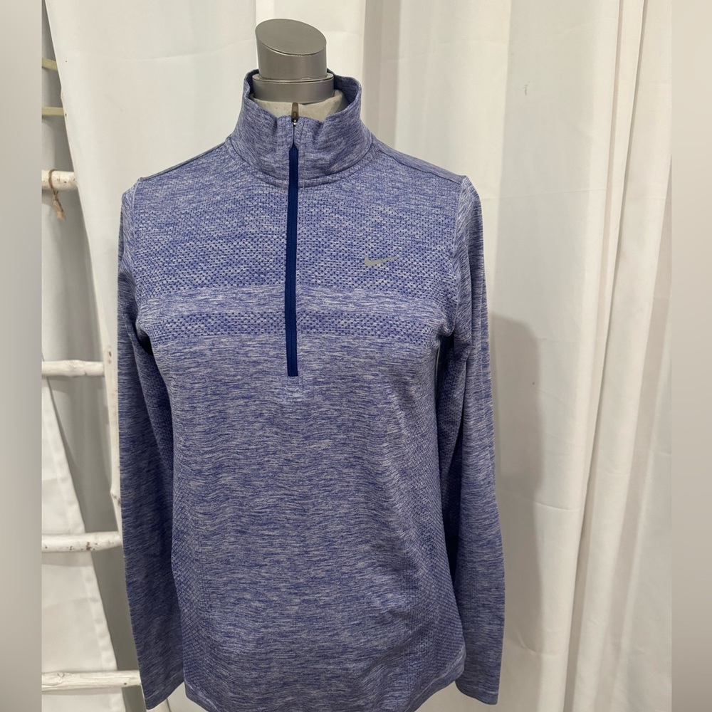 Nike dri fit pull over size M